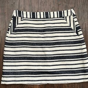 Banana Republic black and off white mini skirt